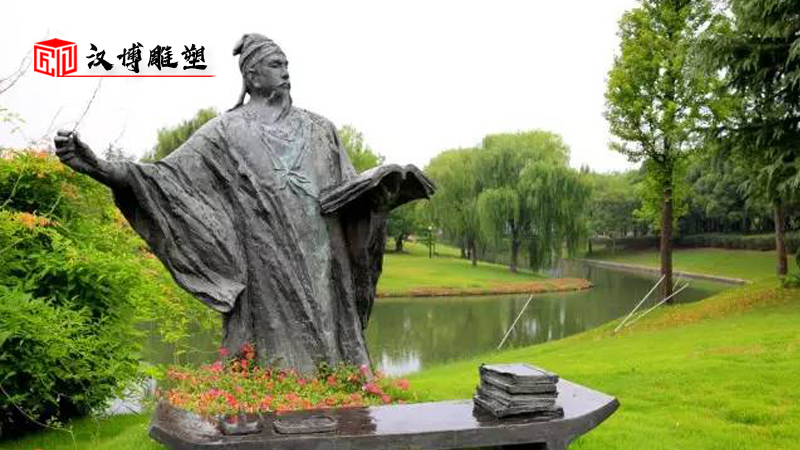 關漢卿人物雕塑；欣賞雕塑魅力感受文化氣息