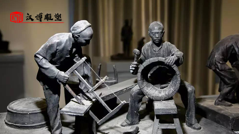 歷史傳統文化木匠藝術流傳至今，展現木匠文化主題人物雕塑
